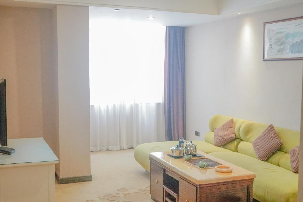 Paco Hotel Tianhe Coach Terminal Metro Satation Guangzhou-Free Shuttle Bus For Canton Fair Eksteriør bilde