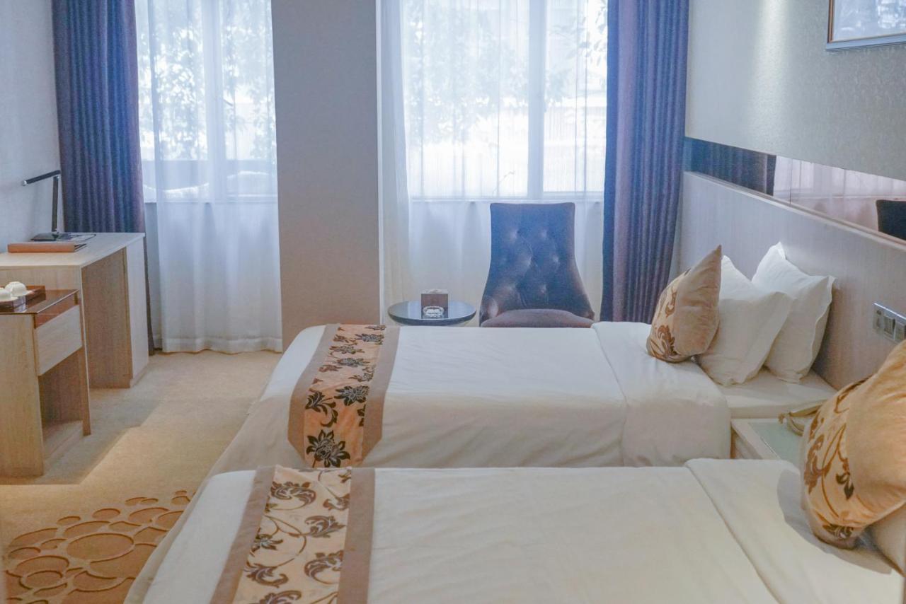 Paco Hotel Tianhe Coach Terminal Metro Satation Guangzhou-Free Shuttle Bus For Canton Fair Eksteriør bilde