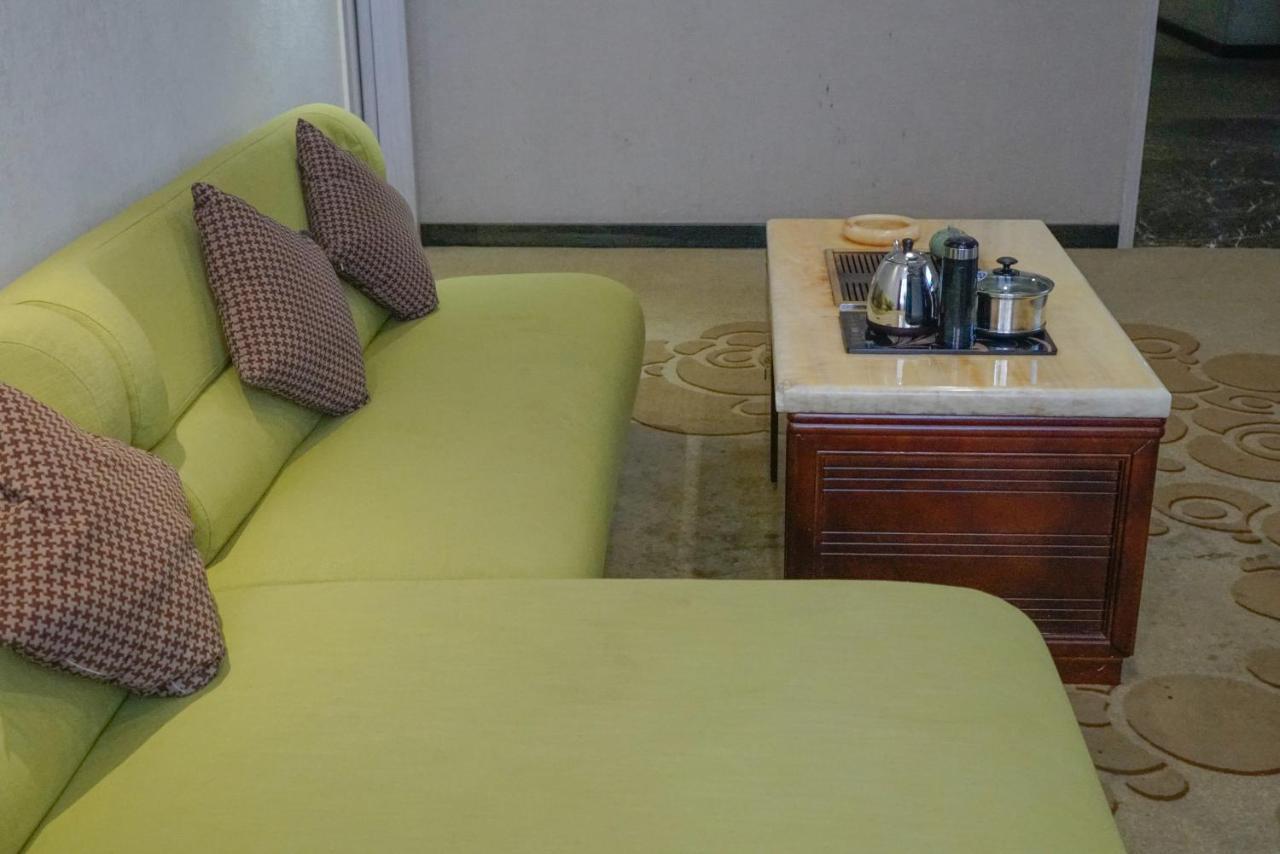 Paco Hotel Tianhe Coach Terminal Metro Satation Guangzhou-Free Shuttle Bus For Canton Fair Eksteriør bilde
